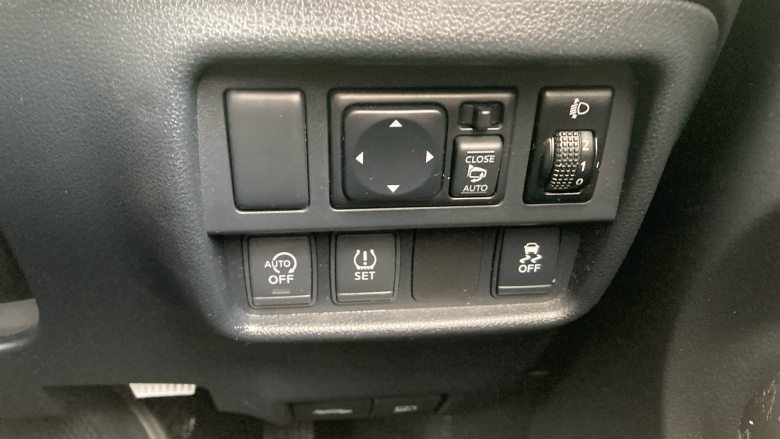 Nissan Juke 1.2 DiG-T N-Connecta 5dr Petrol Hatchback